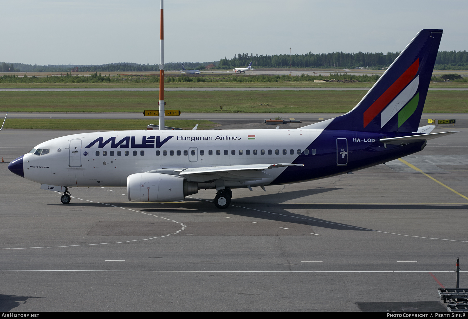 Aircraft Photo of HA-LOD | Boeing 737-6Q8 | Malév - Hungarian Airlines | AirHistory.net #371308