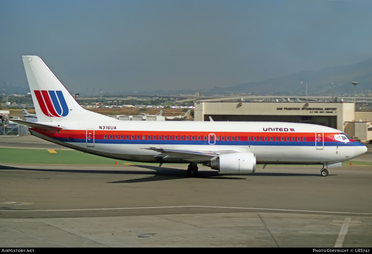 Aircraft Photo of N316UA | Boeing 737-322 | United Airlines | AirHistory.net #371328