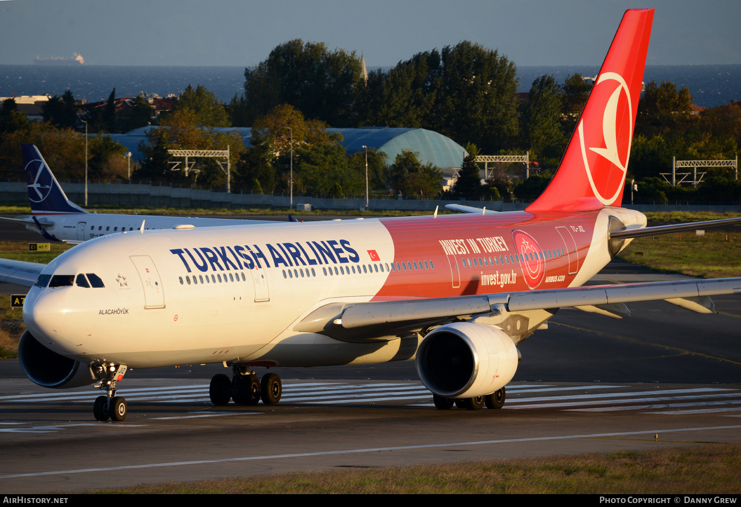 Aircraft Photo of TC-JIZ | Airbus A330-223 | Turkish Airlines | AirHistory.net #371482