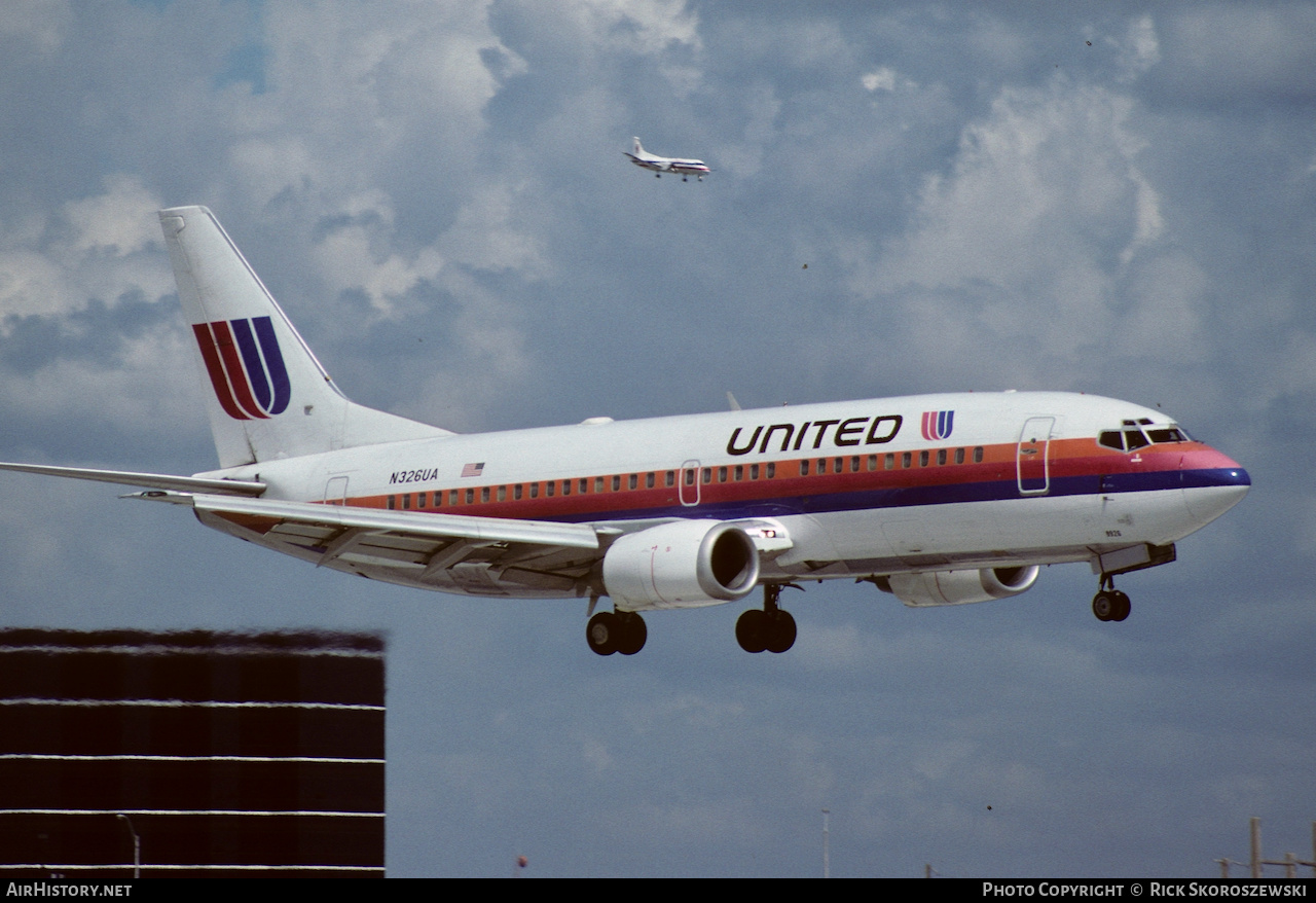Aircraft Photo of N326UA | Boeing 737-322 | United Airlines | AirHistory.net #371502