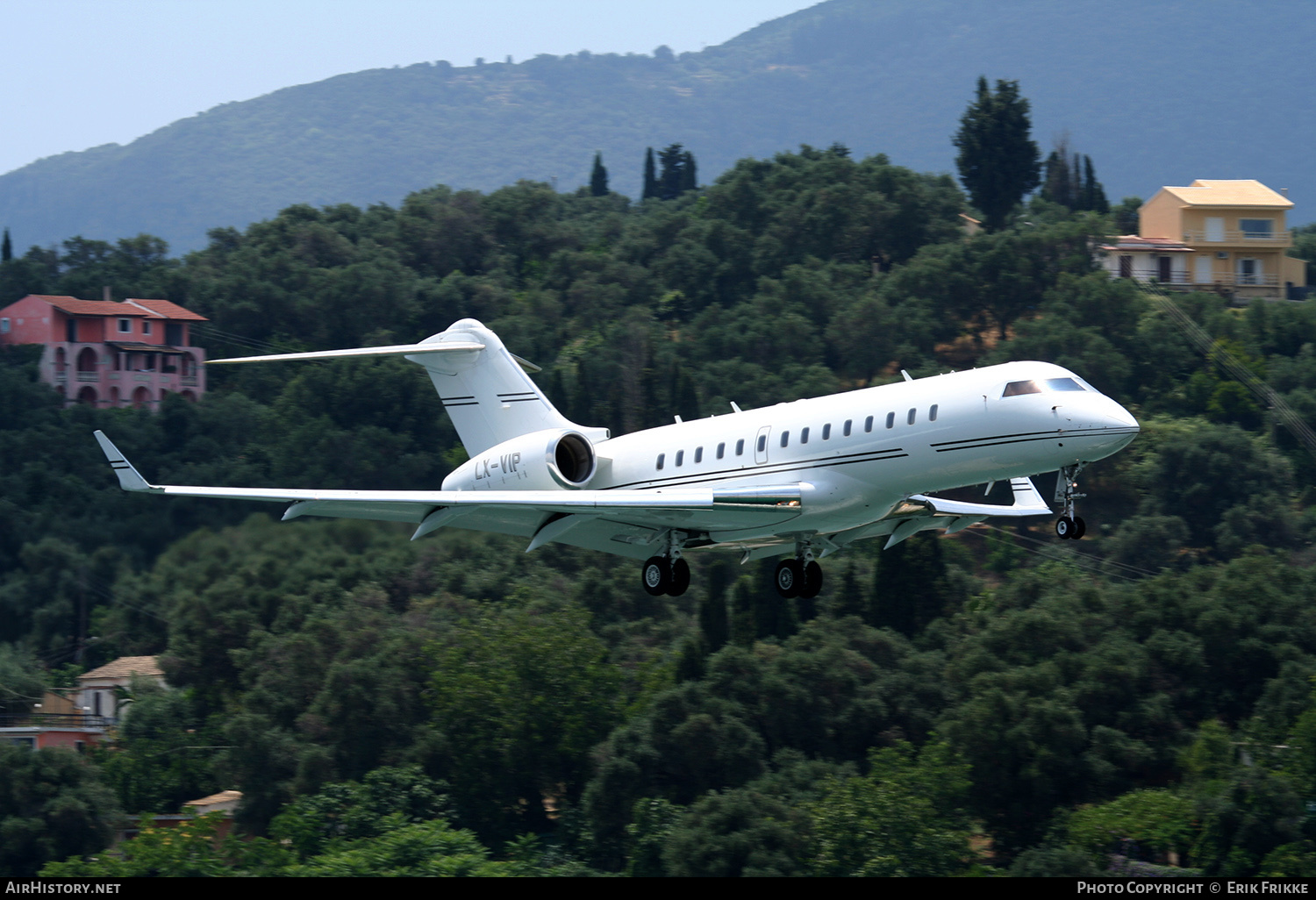 Aircraft Photo of LX-VIP | Bombardier Global Express (BD-700-1A10) | AirHistory.net #371514