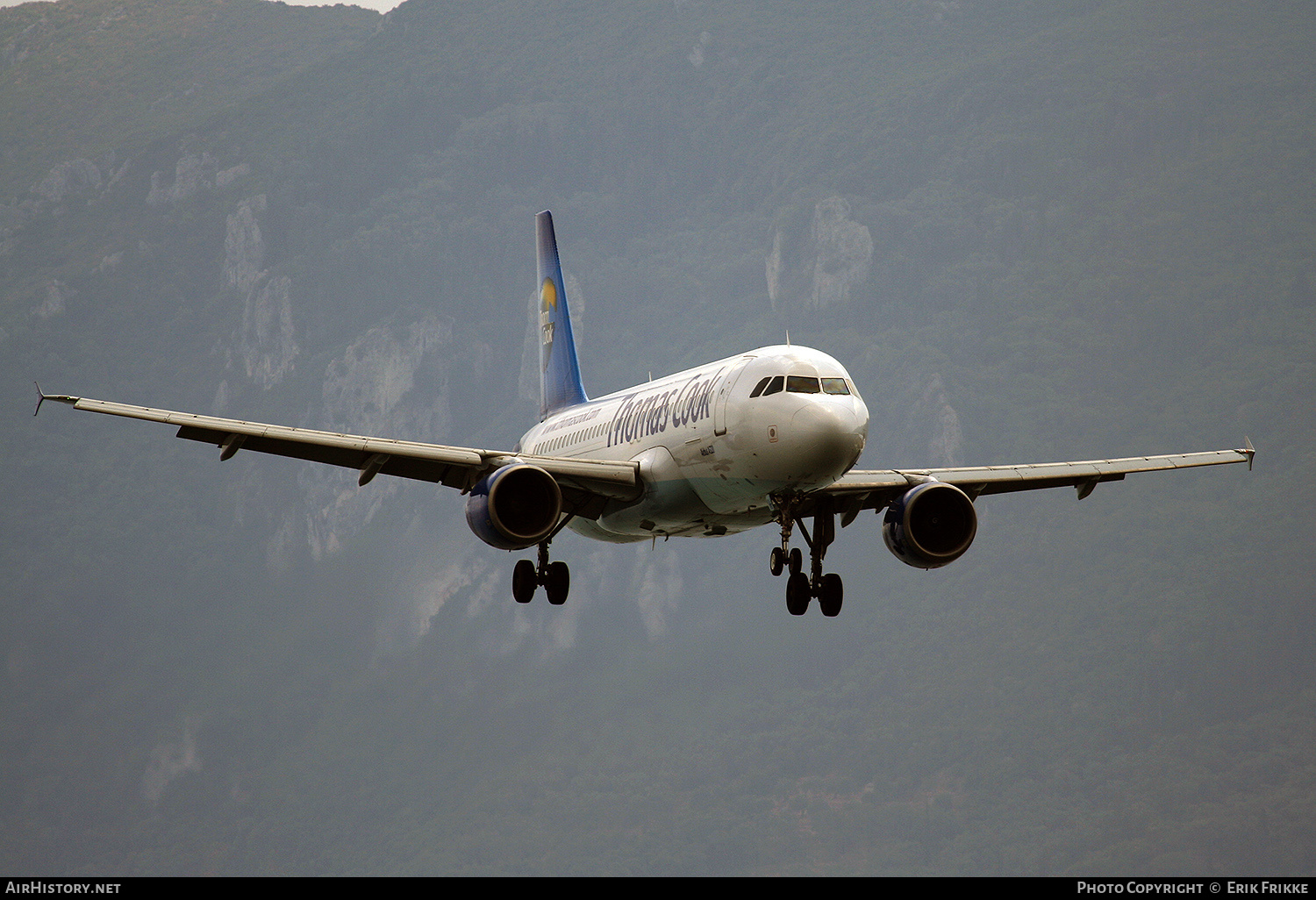 Aircraft Photo of G-BXKC | Airbus A320-214 | Thomas Cook Airlines | AirHistory.net #371563