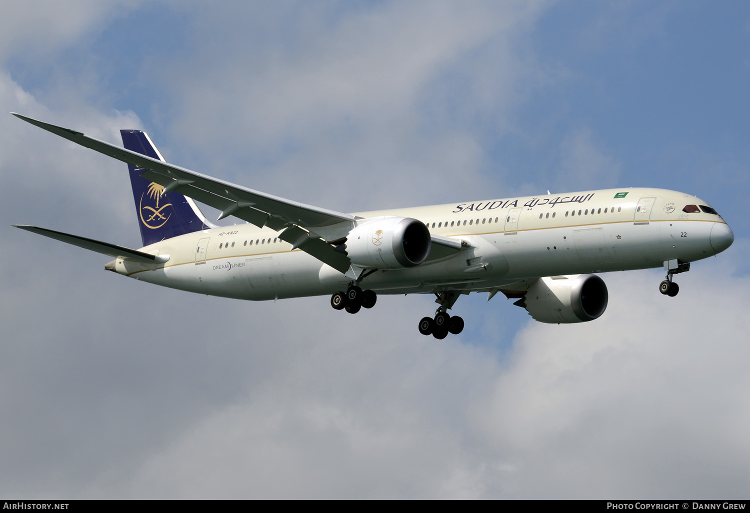 Aircraft Photo of HZ-AR22 | Boeing 787-9 Dreamliner | Saudia - Saudi Arabian Airlines | AirHistory.net #371613