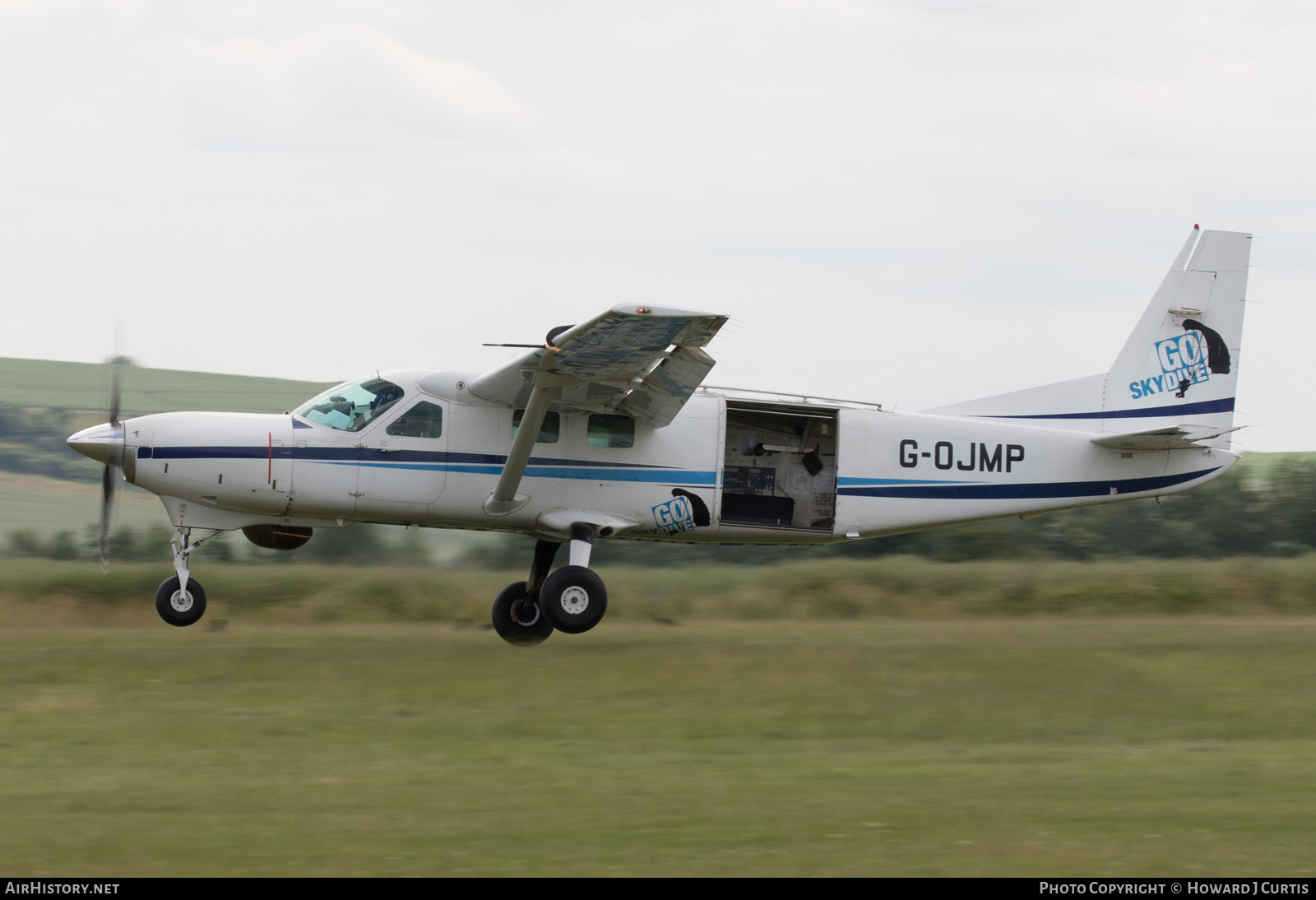 Aircraft Photo of G-OJMP | Cessna 208B Grand Caravan | Go Skydive | AirHistory.net #371679