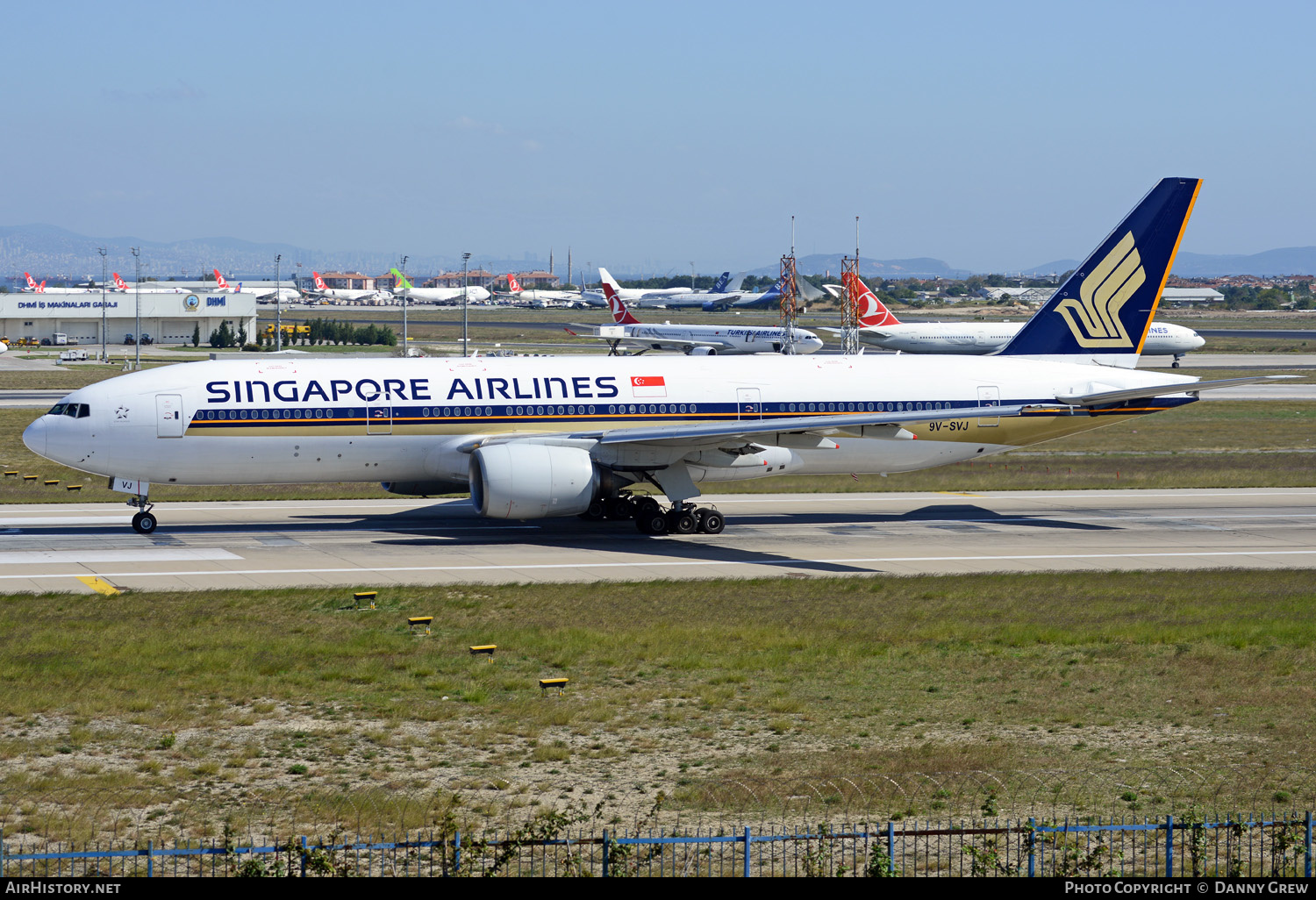 Aircraft Photo of 9V-SVJ | Boeing 777-212/ER | Singapore Airlines | AirHistory.net #371881