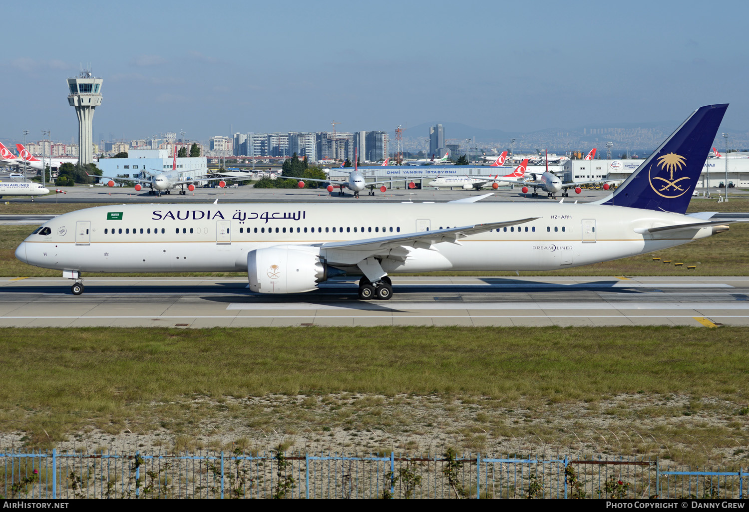 Aircraft Photo of HZ-ARH | Boeing 787-9 Dreamliner | Saudia - Saudi Arabian Airlines | AirHistory.net #372036