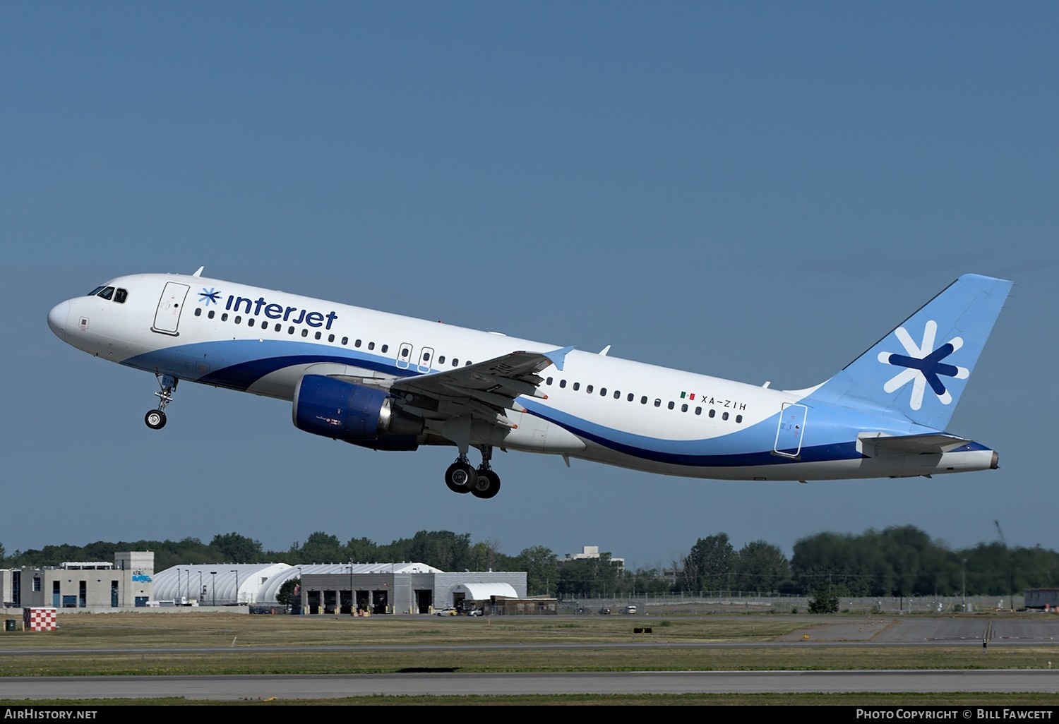 Aircraft Photo of XA-ZIH | Airbus A320-214 | Interjet | AirHistory.net #372064