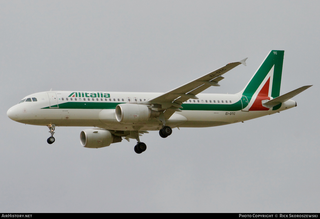 Aircraft Photo of EI-DTC | Airbus A320-216 | Alitalia | AirHistory.net #372343