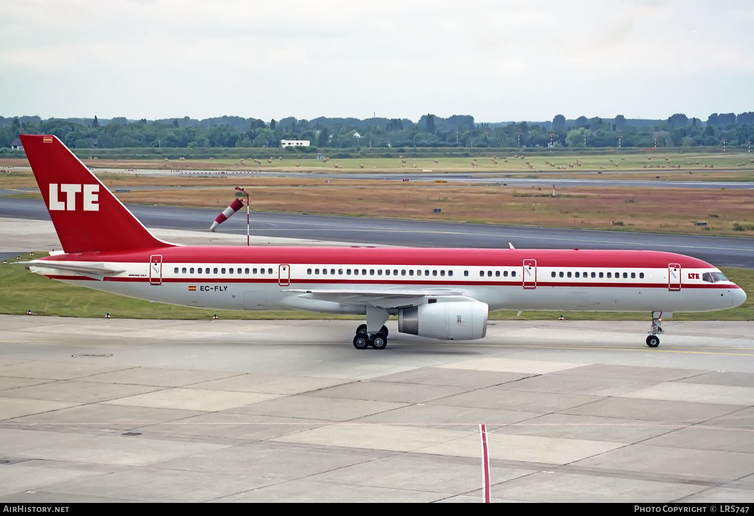 Aircraft Photo of EC-FLY | Boeing 757-236 | LTE International Airways | AirHistory.net #372394