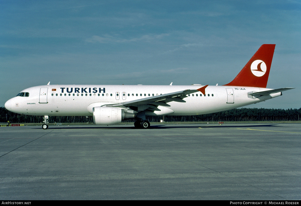 Aircraft Photo of TC-JLA | Airbus A320-214 | Turkish Airlines | AirHistory.net #372528