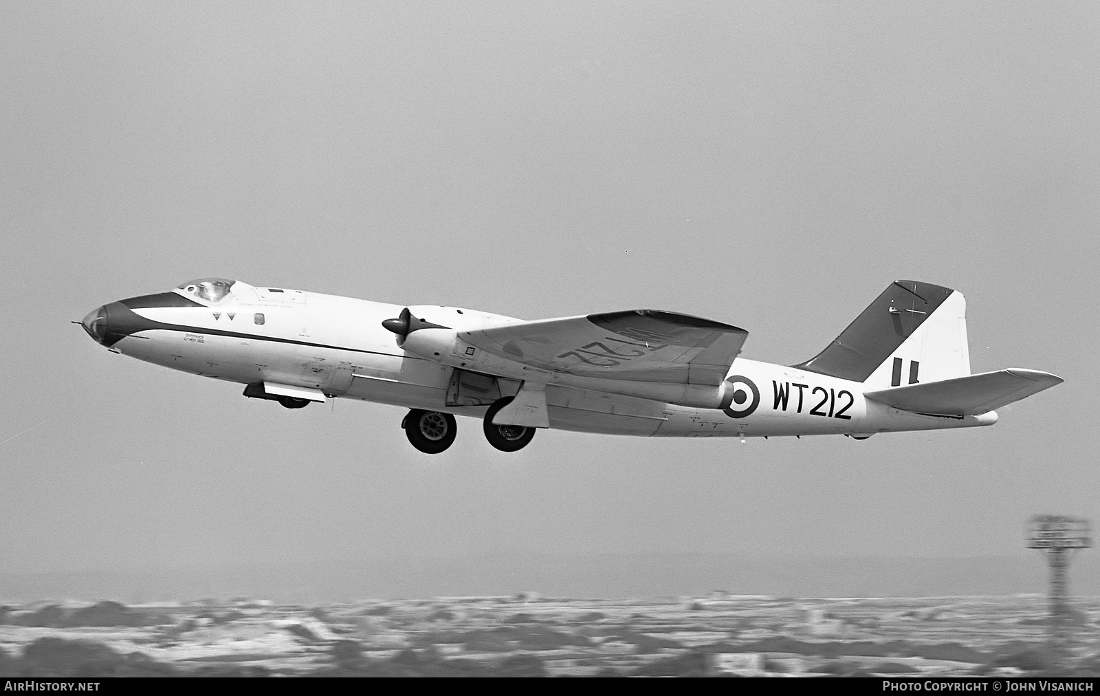 Aircraft Photo of WT212 | English Electric Canberra B6 | UK - Air Force | AirHistory.net #372546