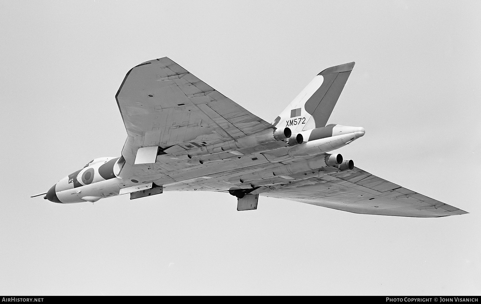 Aircraft Photo of XM572 | Avro 698 Vulcan B.2 | UK - Air Force | AirHistory.net #372553