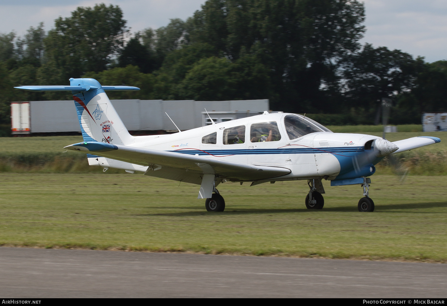 Aircraft Photo of G-BRLG | Piper PA-28RT-201T Turbo Arrow IV | AirHistory.net #372558