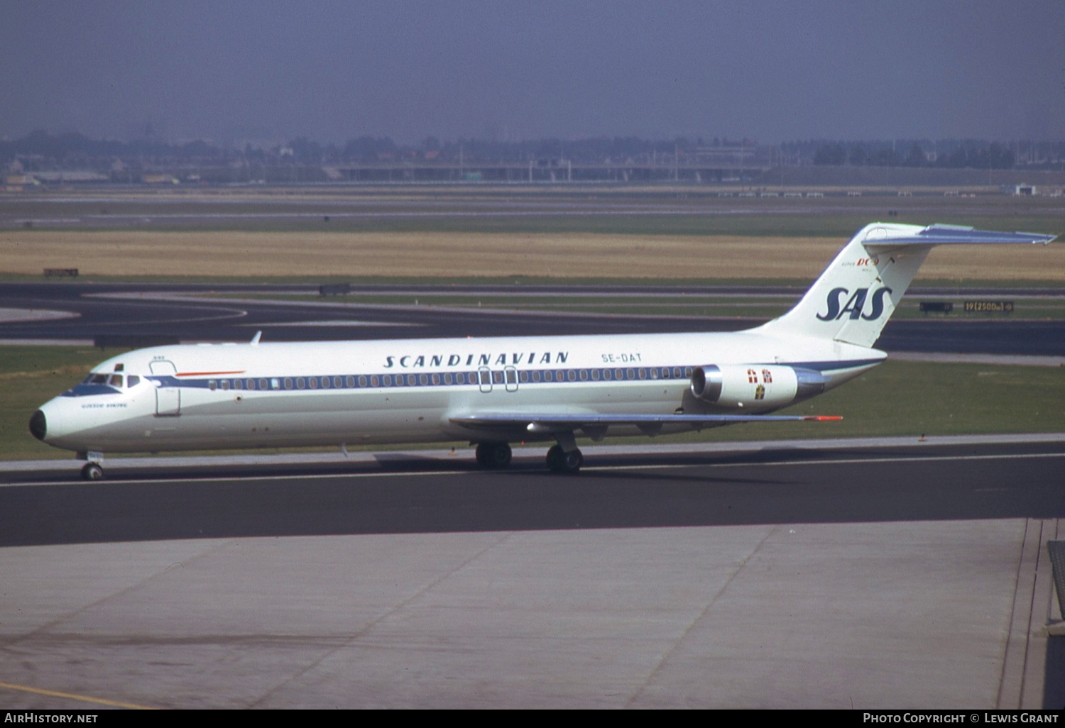Aircraft Photo of SE-DAT | McDonnell Douglas DC-9-41 | Scandinavian Airlines - SAS | AirHistory.net #372578