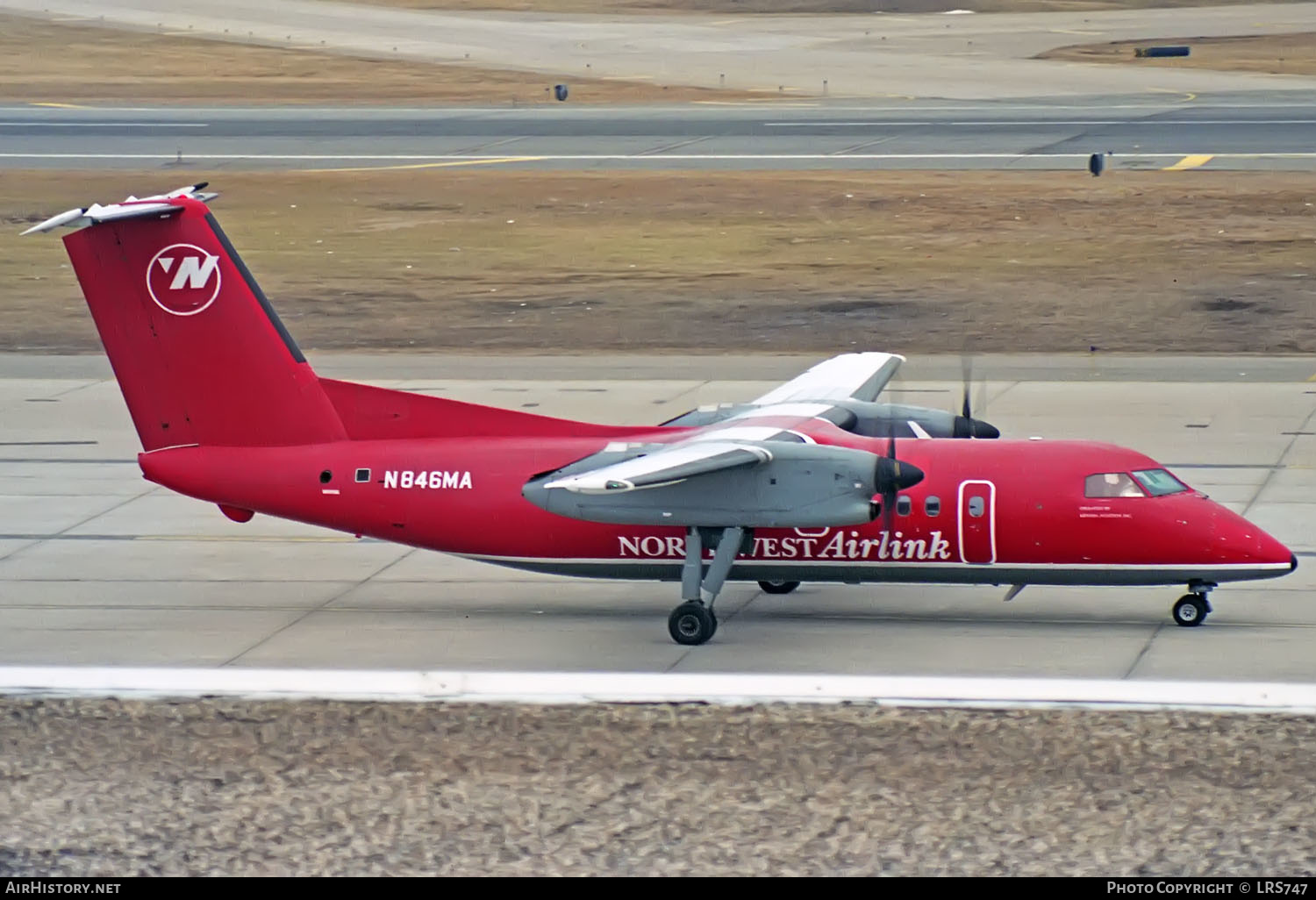Aircraft Photo of N846MA | De Havilland Canada DHC-8-102 Dash 8 | Northwest Airlink | AirHistory.net #372672