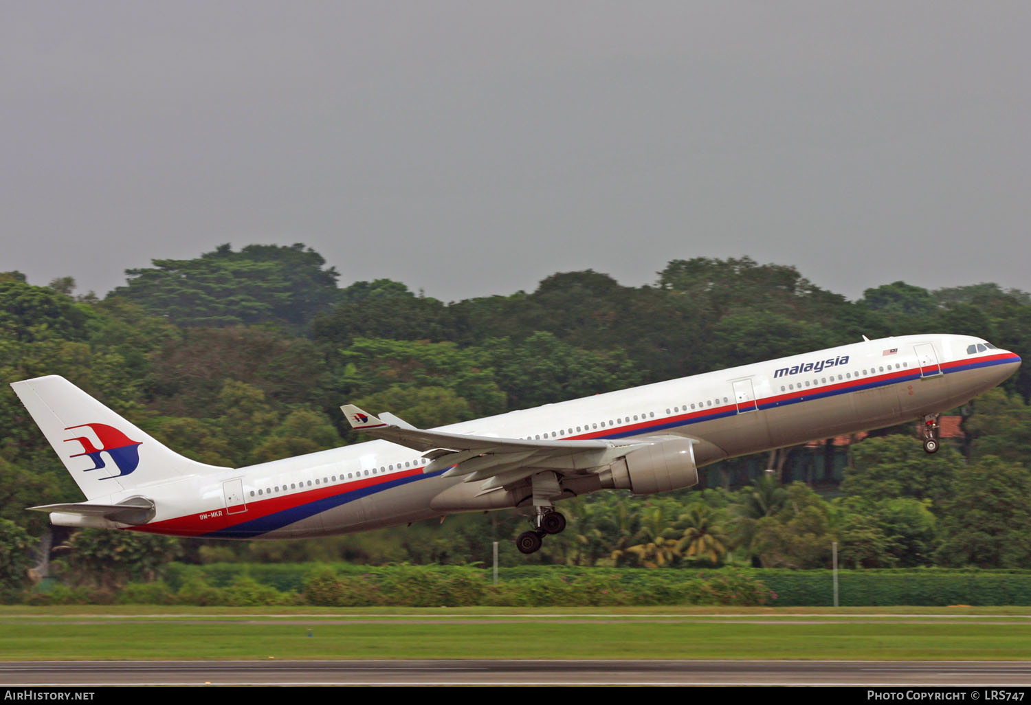 Aircraft Photo of 9M-MKR | Airbus A330-322 | Malaysia Airlines | AirHistory.net #372755