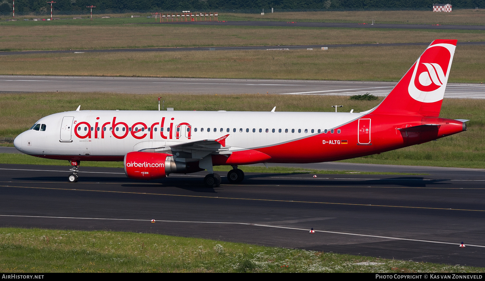 Aircraft Photo of D-ALTG | Airbus A320-214 | Air Berlin | AirHistory.net #372995
