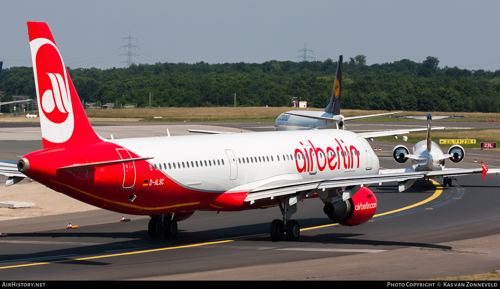 Aircraft Photo of D-ALSC | Airbus A321-211 | Air Berlin | AirHistory.net #372997