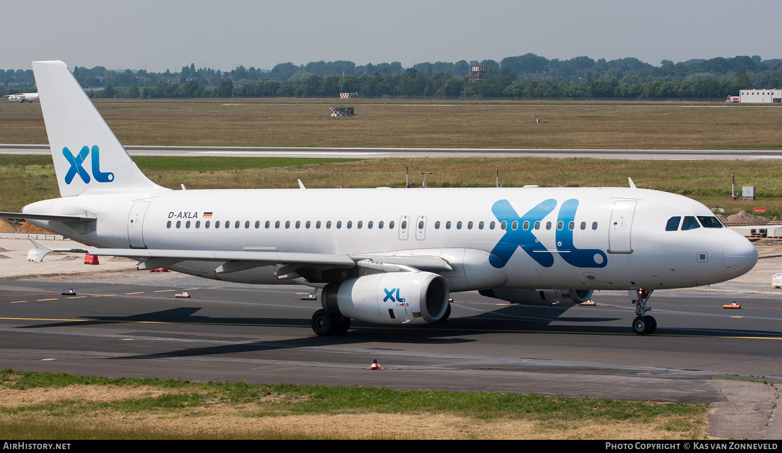 Aircraft Photo of D-AXLA | Airbus A320-232 | XL Airways | AirHistory.net #373031