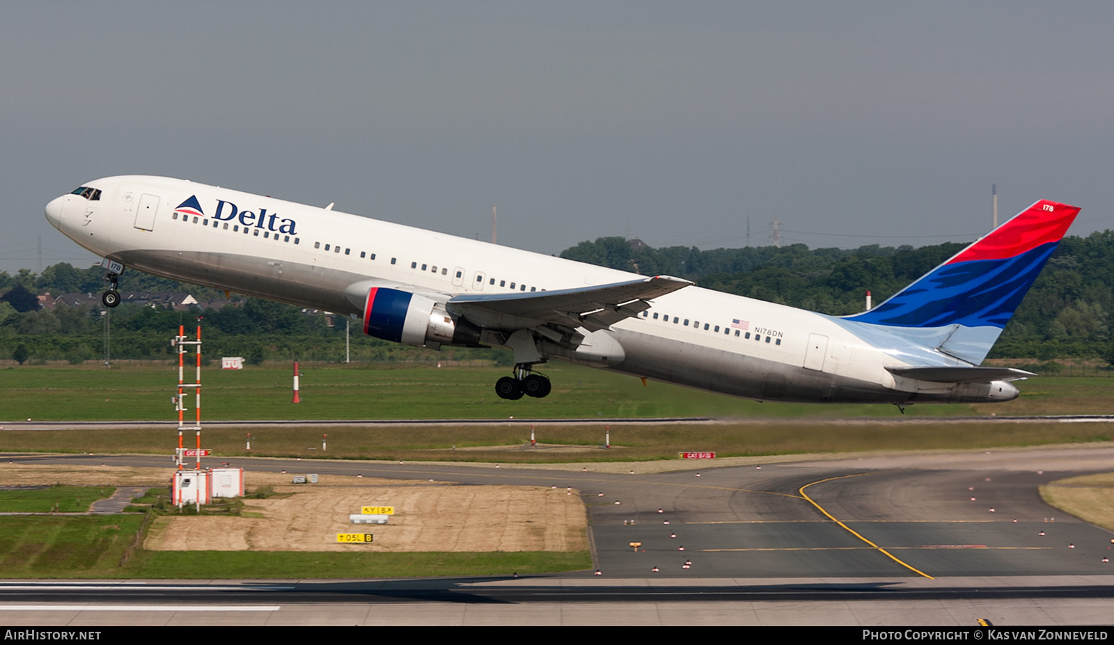 Aircraft Photo of N178DN | Boeing 767-332/ER | Delta Air Lines | AirHistory.net #373034