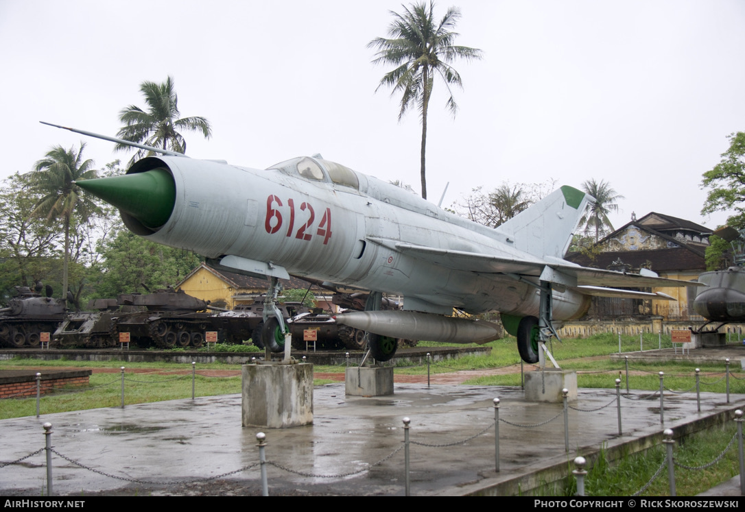 Aircraft Photo of 6124 | Mikoyan-Gurevich MiG-21PFM | AirHistory.net #373061