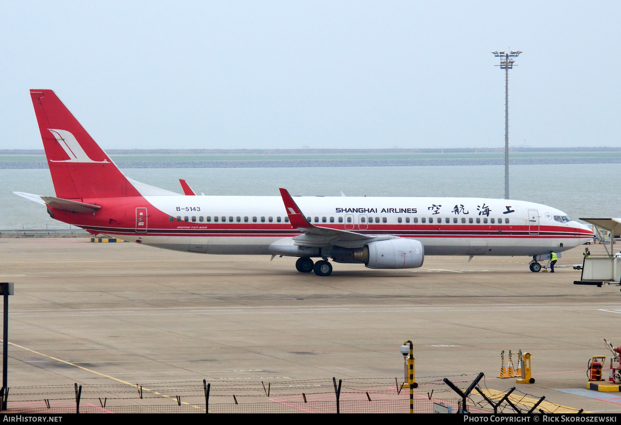 Aircraft Photo of B-5143 | Boeing 737-86N | Shanghai Airlines | AirHistory.net #373065