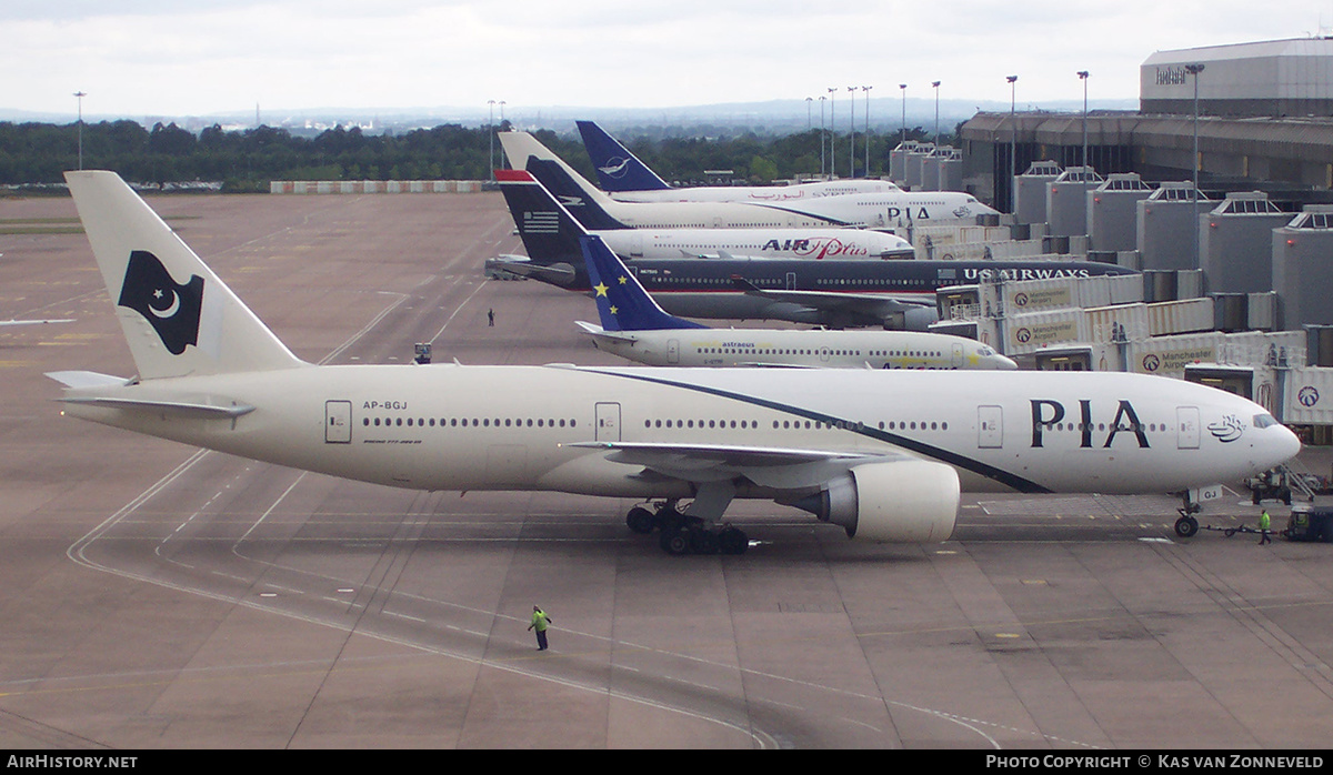 Aircraft Photo of AP-BGJ | Boeing 777-240/ER | Pakistan International Airlines - PIA | AirHistory.net #373236