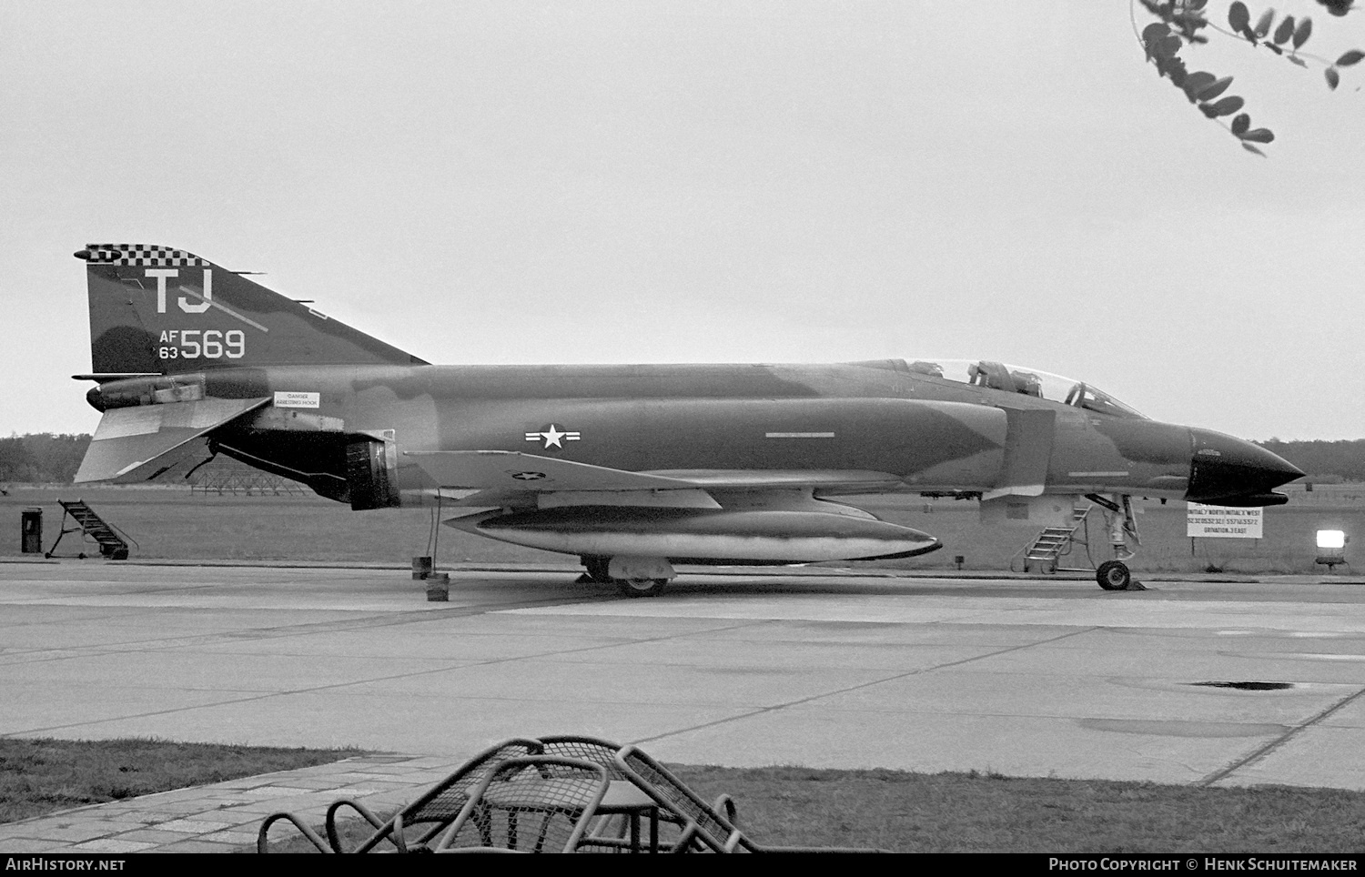 Aircraft Photo of 63-7569 / AF63-569 | McDonnell F-4C Phantom II | USA - Air Force | AirHistory.net #373383