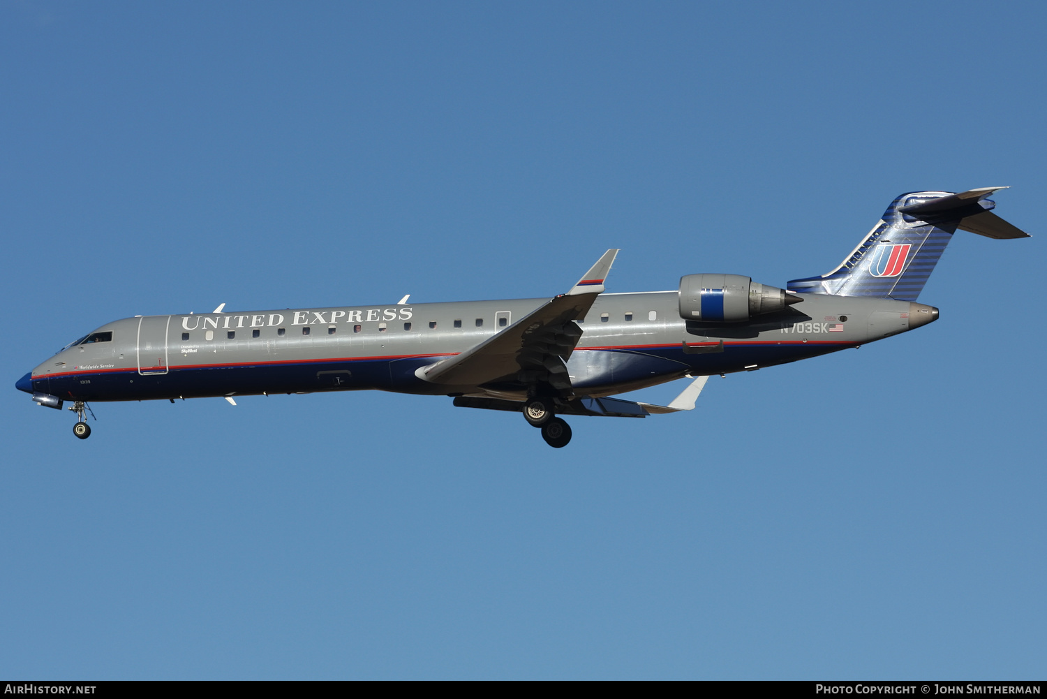 Aircraft Photo of N703SK | Bombardier CRJ-701ER (CL-600-2C10) | United Express | AirHistory.net #373434
