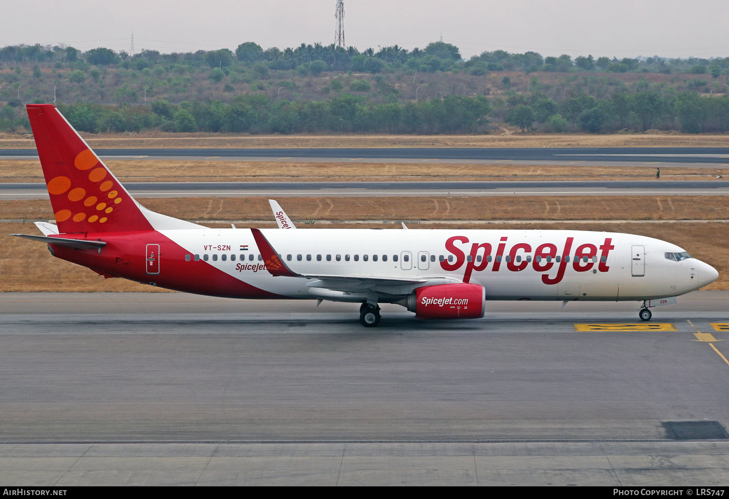 Aircraft Photo of VT-SZN | Boeing 737-8SH | SpiceJet | AirHistory.net #373486