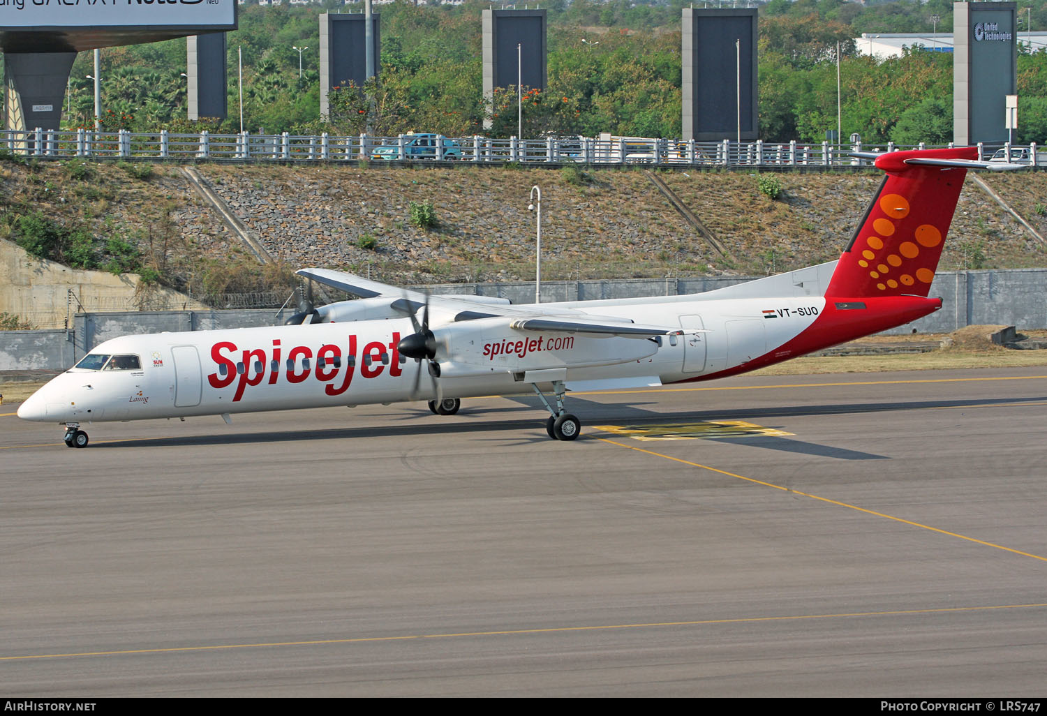 Aircraft Photo of VT-SUO | Bombardier DHC-8-402 Dash 8 | SpiceJet | AirHistory.net #373492