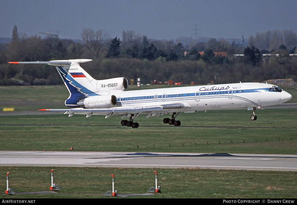 Aircraft Photo of RA-85697 | Tupolev Tu-154M | Sibir - Siberia Airlines | AirHistory.net #373605