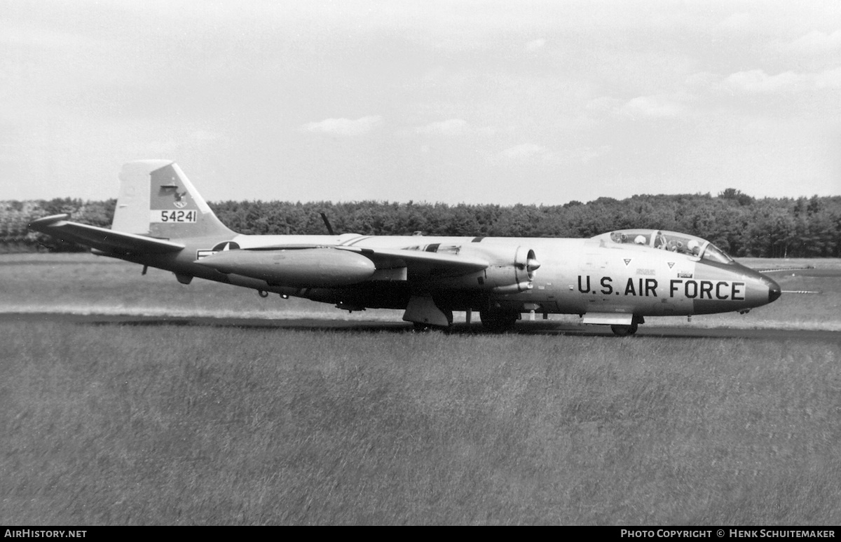 Aircraft Photo of 55-4241 / 54241 | Martin EB-57E Canberra | USA - Air Force | AirHistory.net #373642