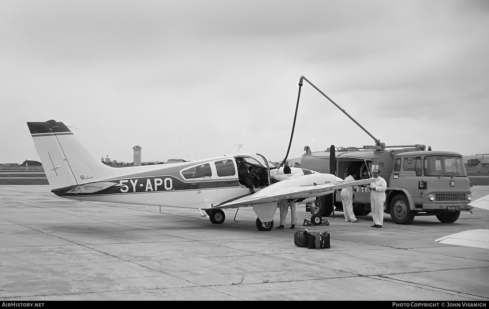 Aircraft Photo of 5Y-APO | Beech E55 Baron | AirHistory.net #373798