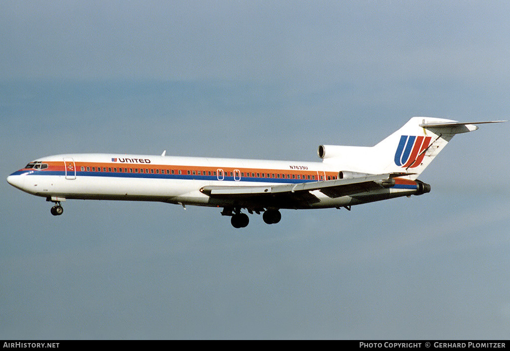 Aircraft Photo of N7639U | Boeing 727-222 | United Airlines | AirHistory.net #373908