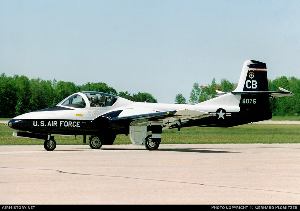 Aircraft Photo of 68-8075 | Cessna T-37B Tweety Bird | USA - Air Force | AirHistory.net #373909