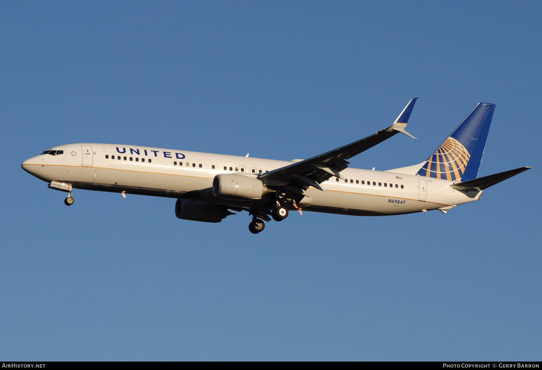 Aircraft Photo of N69847 | Boeing 737-924/ER | United Airlines | AirHistory.net #374107