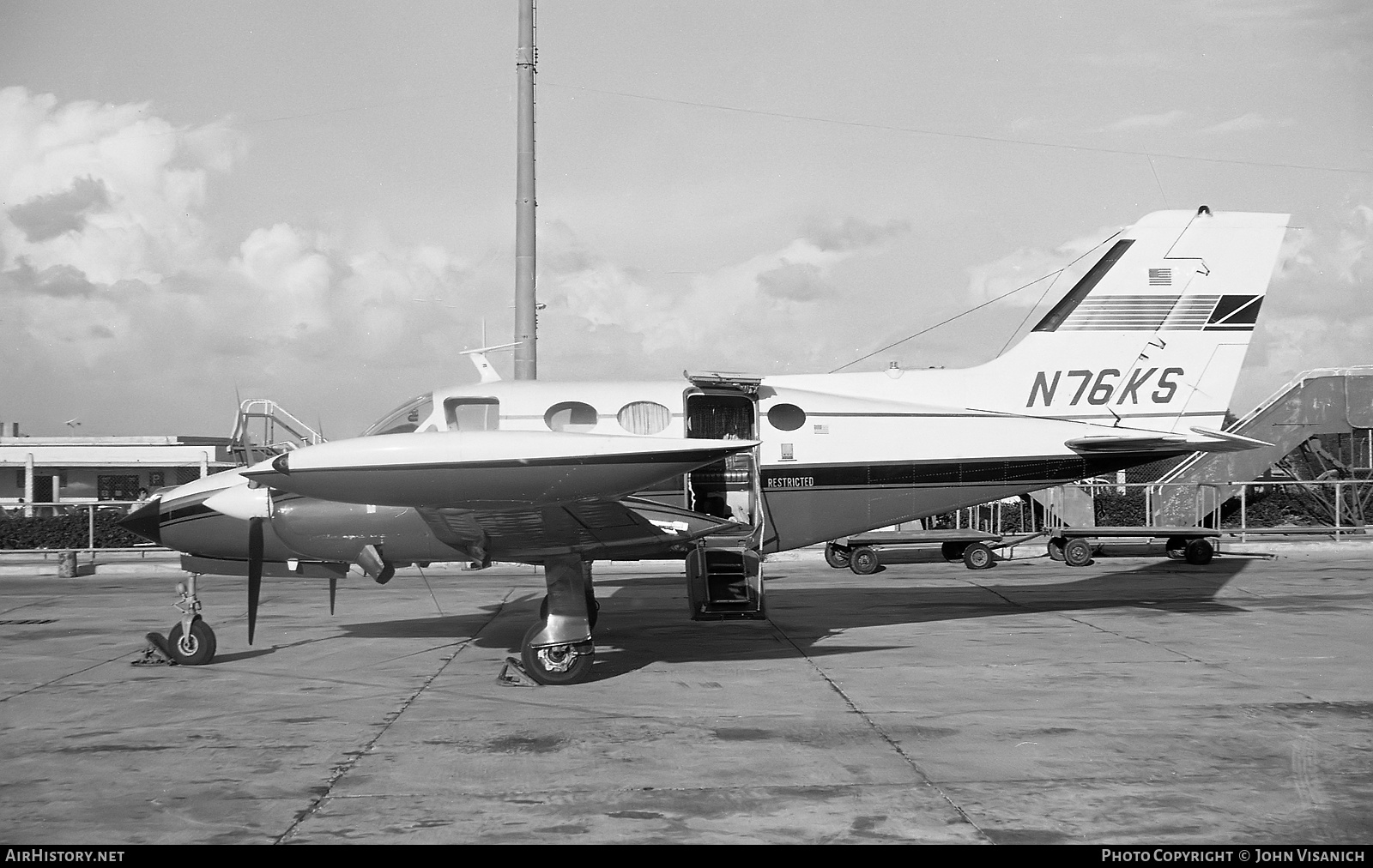 Aircraft Photo of N76KS | Cessna 421 | AirHistory.net #374304