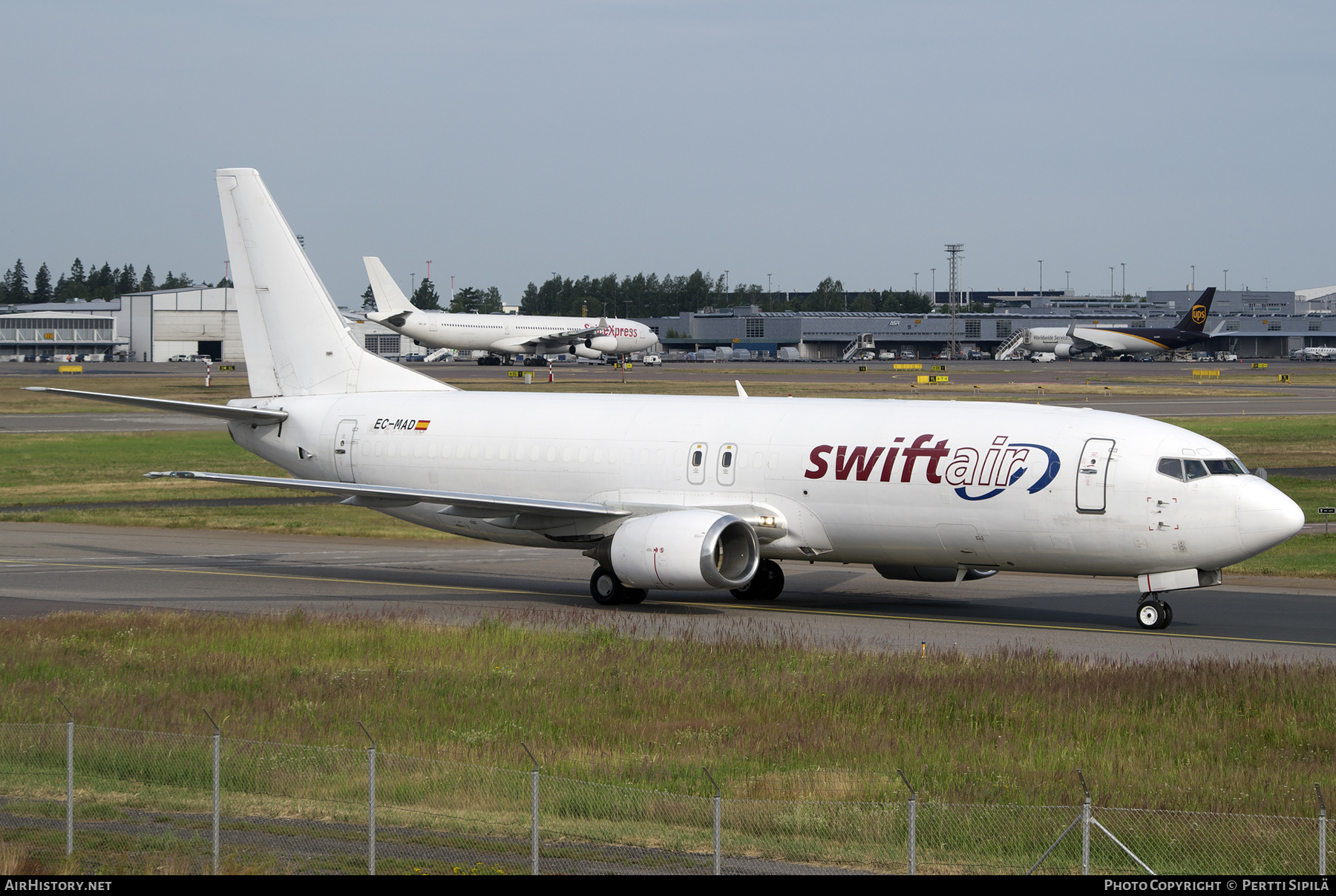 Aircraft Photo of EC-MAD | Boeing 737-4Y0(SF) | Swiftair | AirHistory.net #374361