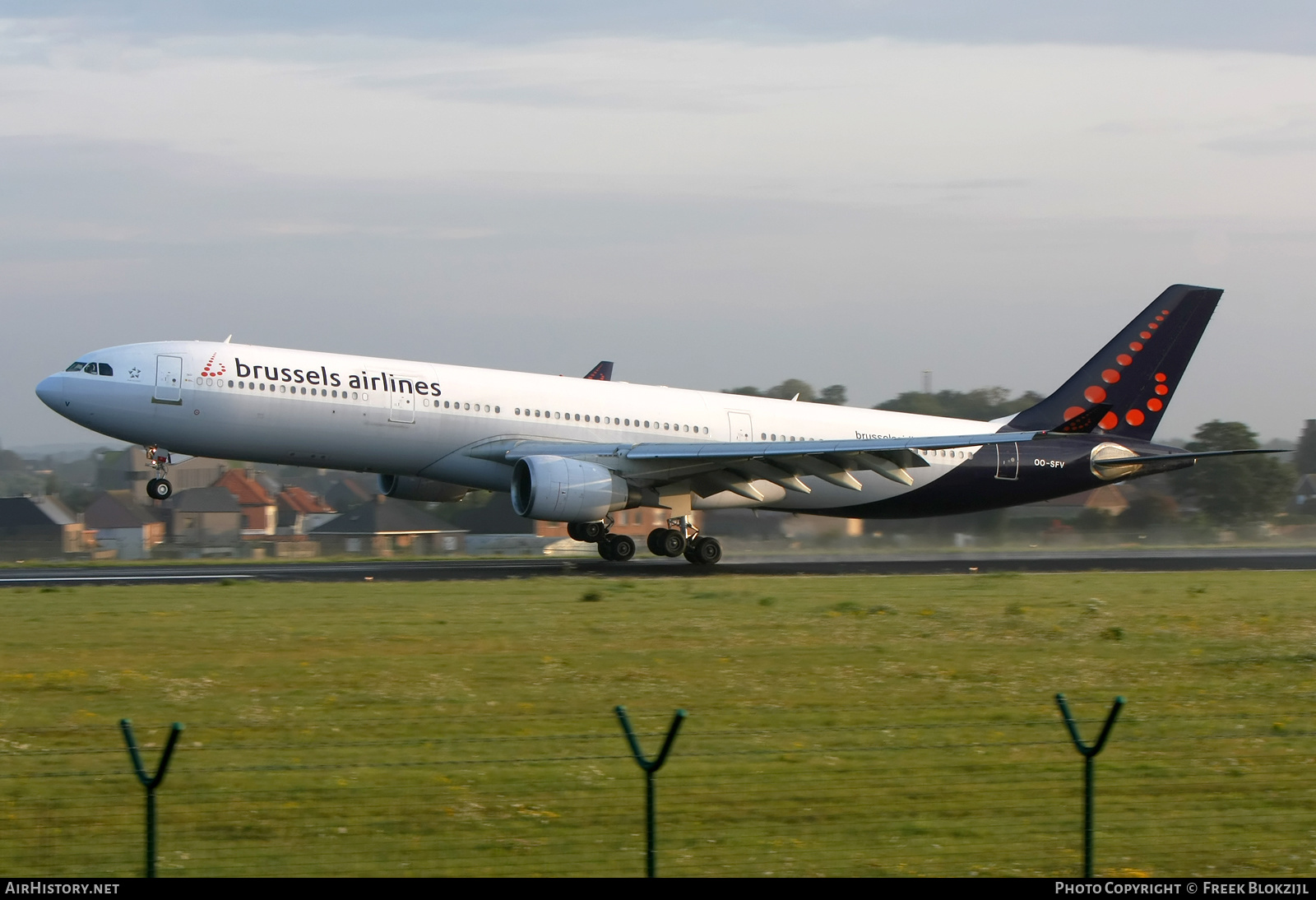 Aircraft Photo of OO-SFV | Airbus A330-322 | Brussels Airlines | AirHistory.net #374546