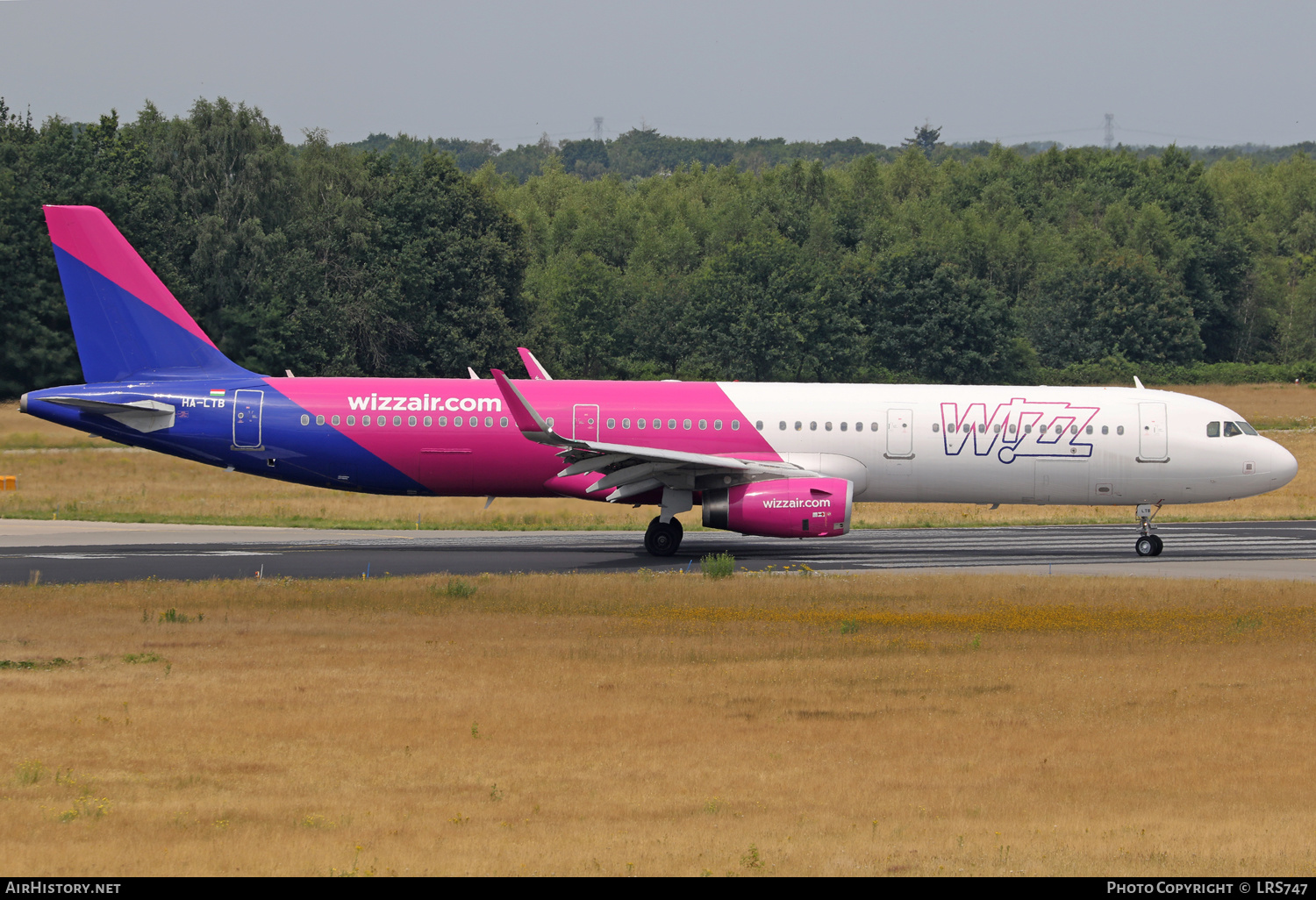 Aircraft Photo of HA-LTB | Airbus A321-231 | Wizz Air | AirHistory.net #374694