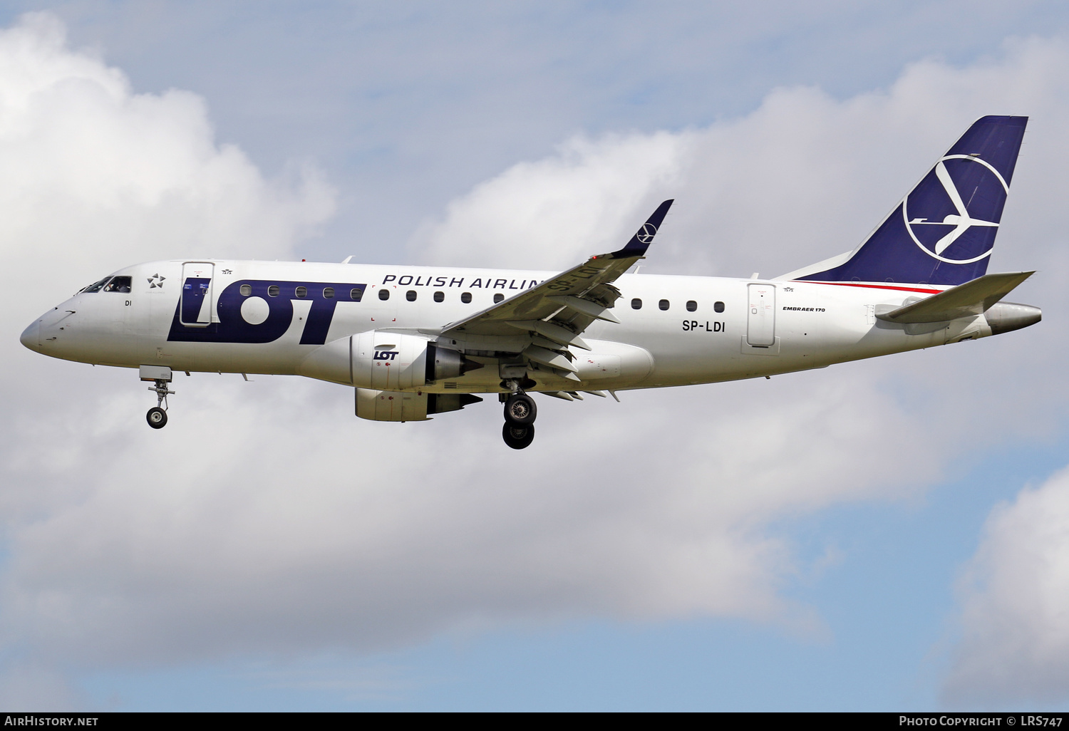 Aircraft Photo of SP-LDI | Embraer 170LR (ERJ-170-100LR) | LOT Polish Airlines - Polskie Linie Lotnicze | AirHistory.net #374834