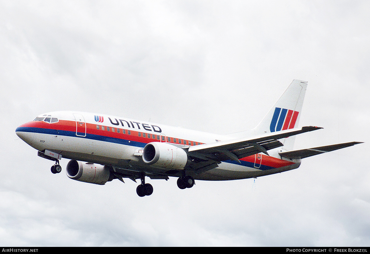 Aircraft Photo of N917UA | Boeing 737-522 | United Airlines | AirHistory.net #375017