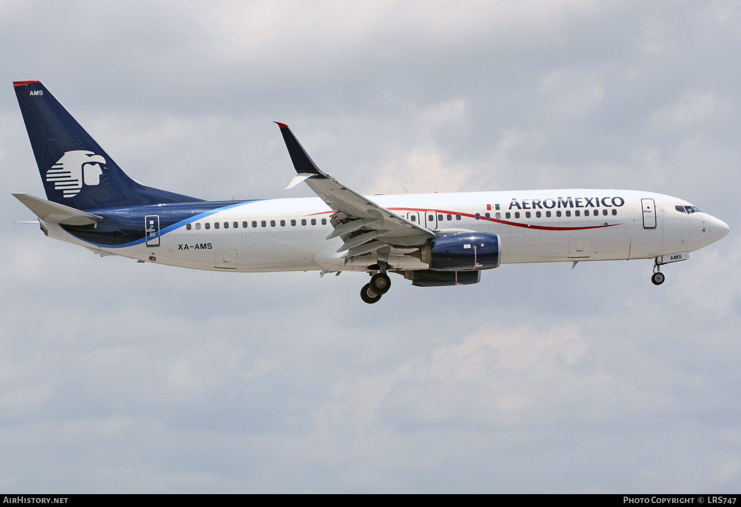 Aircraft Photo of XA-AMS | Boeing 737-852 | AeroMéxico | AirHistory.net #375102