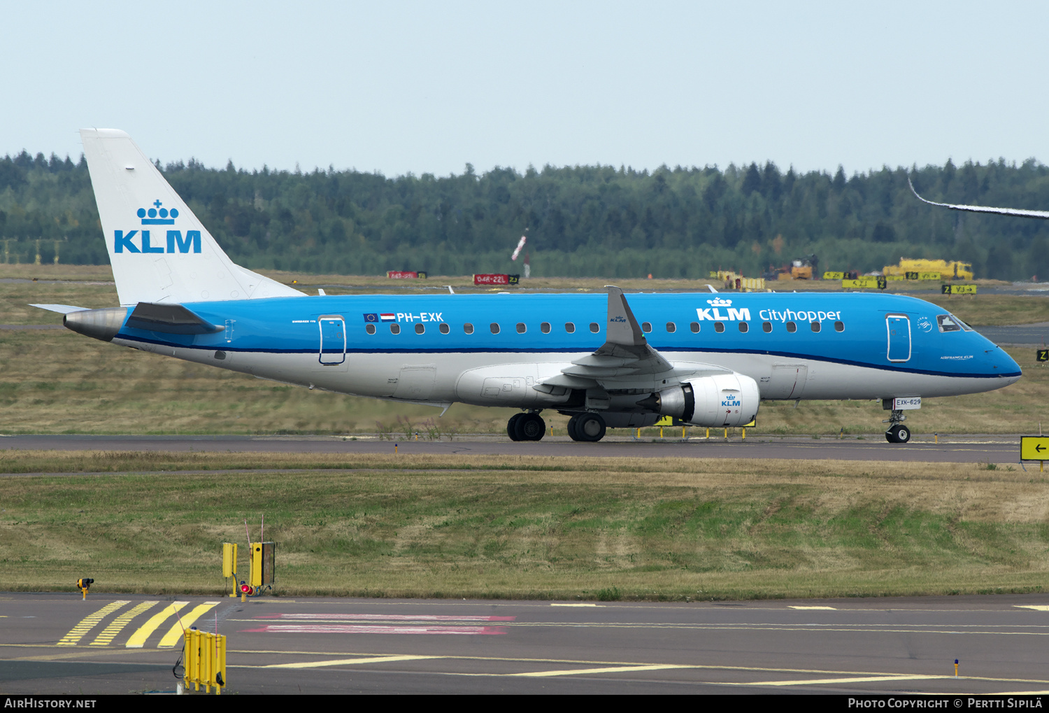 Aircraft Photo of PH-EXK | Embraer 175STD (ERJ-170-200STD) | KLM Cityhopper | AirHistory.net #375108