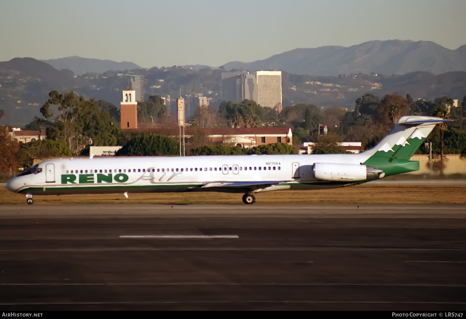 Aircraft Photo of N875RA | McDonnell Douglas MD-83 (DC-9-83) | Reno Air | AirHistory.net #375120