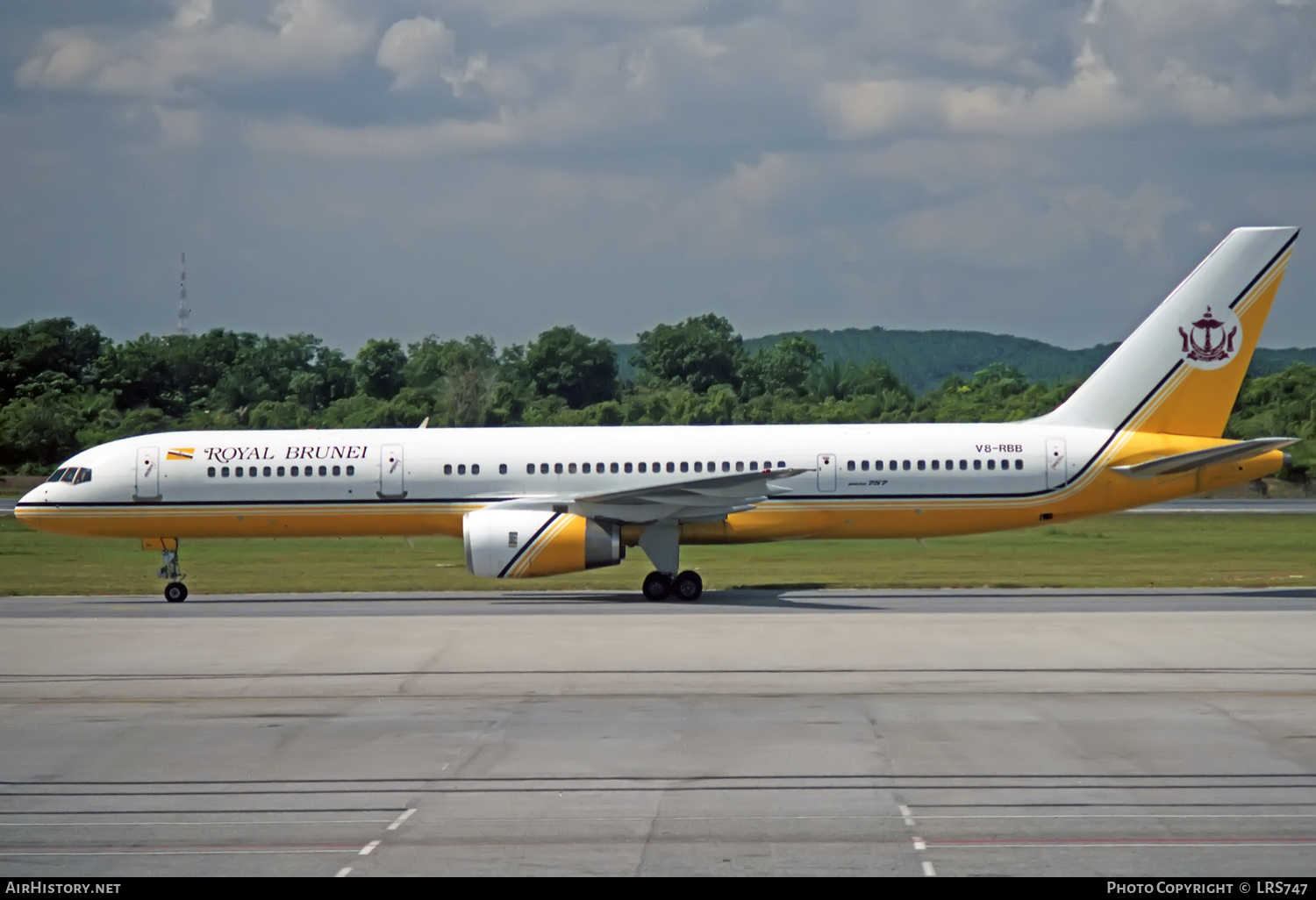 Aircraft Photo of V8-RBB | Boeing 757-2M6 | Royal Brunei Airlines | AirHistory.net #375139