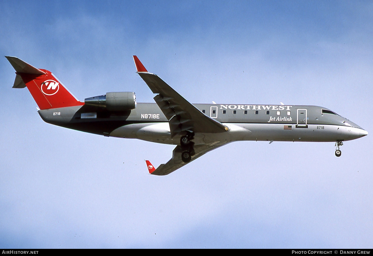 Aircraft Photo of N8718E | Bombardier CRJ-200ER (CL-600-2B19) | Northwest Jet Airlink | AirHistory.net #375275