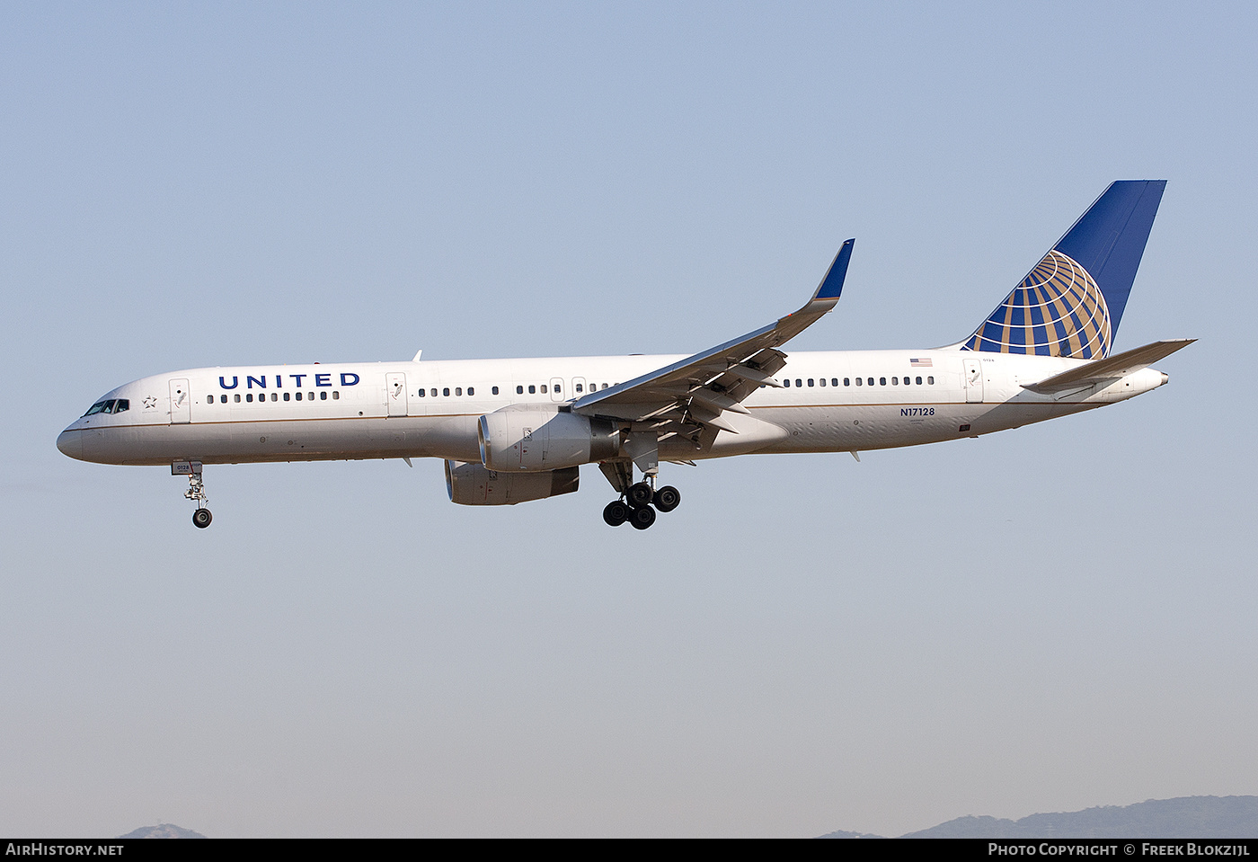 Aircraft Photo of N17128 | Boeing 757-224 | United Airlines | AirHistory.net #375291