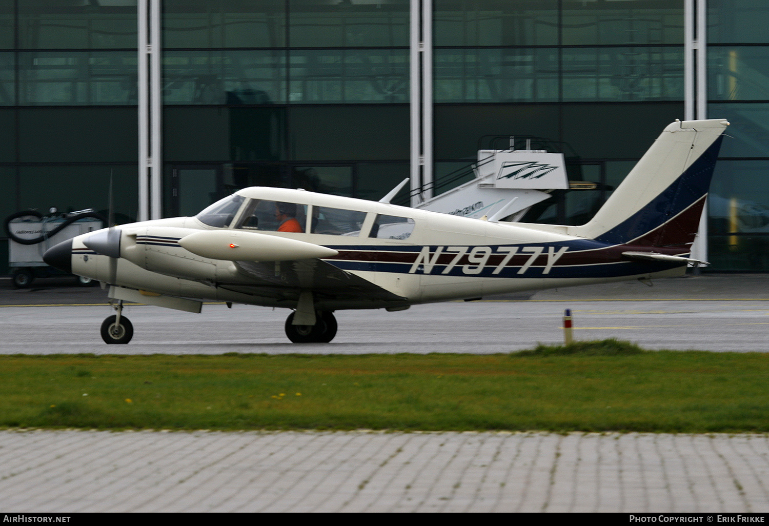 Aircraft Photo of N7977Y | Piper PA-30-160 Twin Comanche B | AirHistory.net #375323